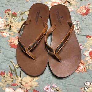 American Eagle leather flip flops size 6
